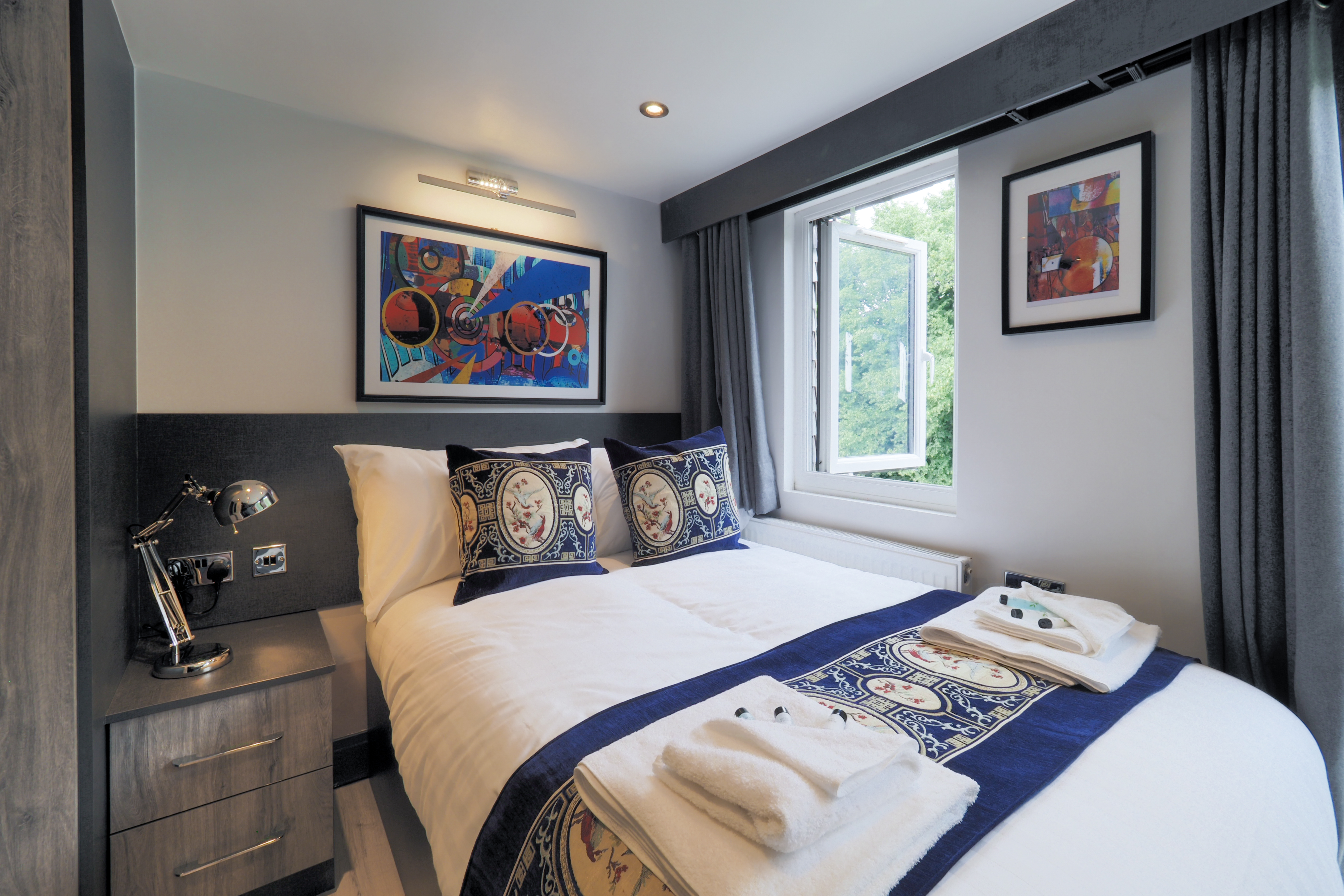 En-suite bedroom
